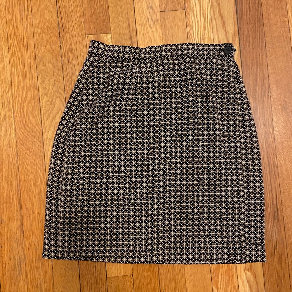 Adorable vintage floral skirt